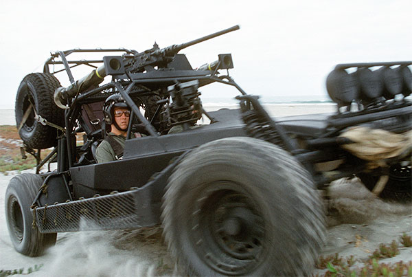 SEALs - veículo de patrulha no deserto